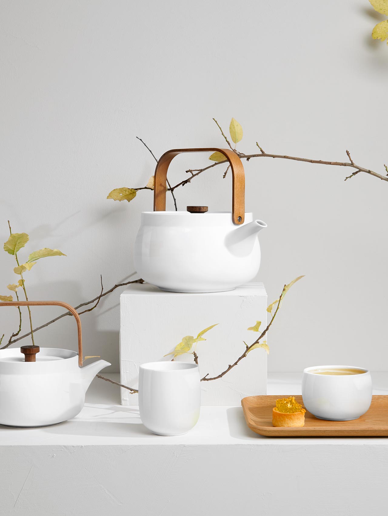 Japandi white teekanne mit holzgriff white 0,6 l. – ASA Selection