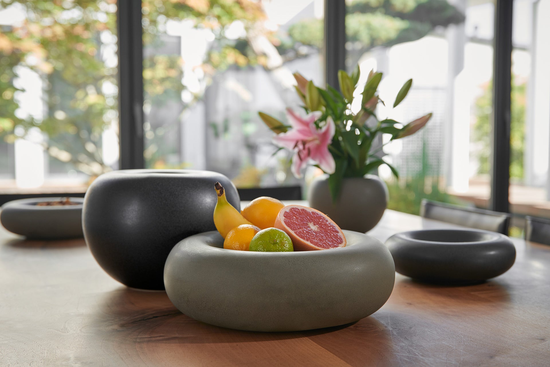 vase, black iron stone