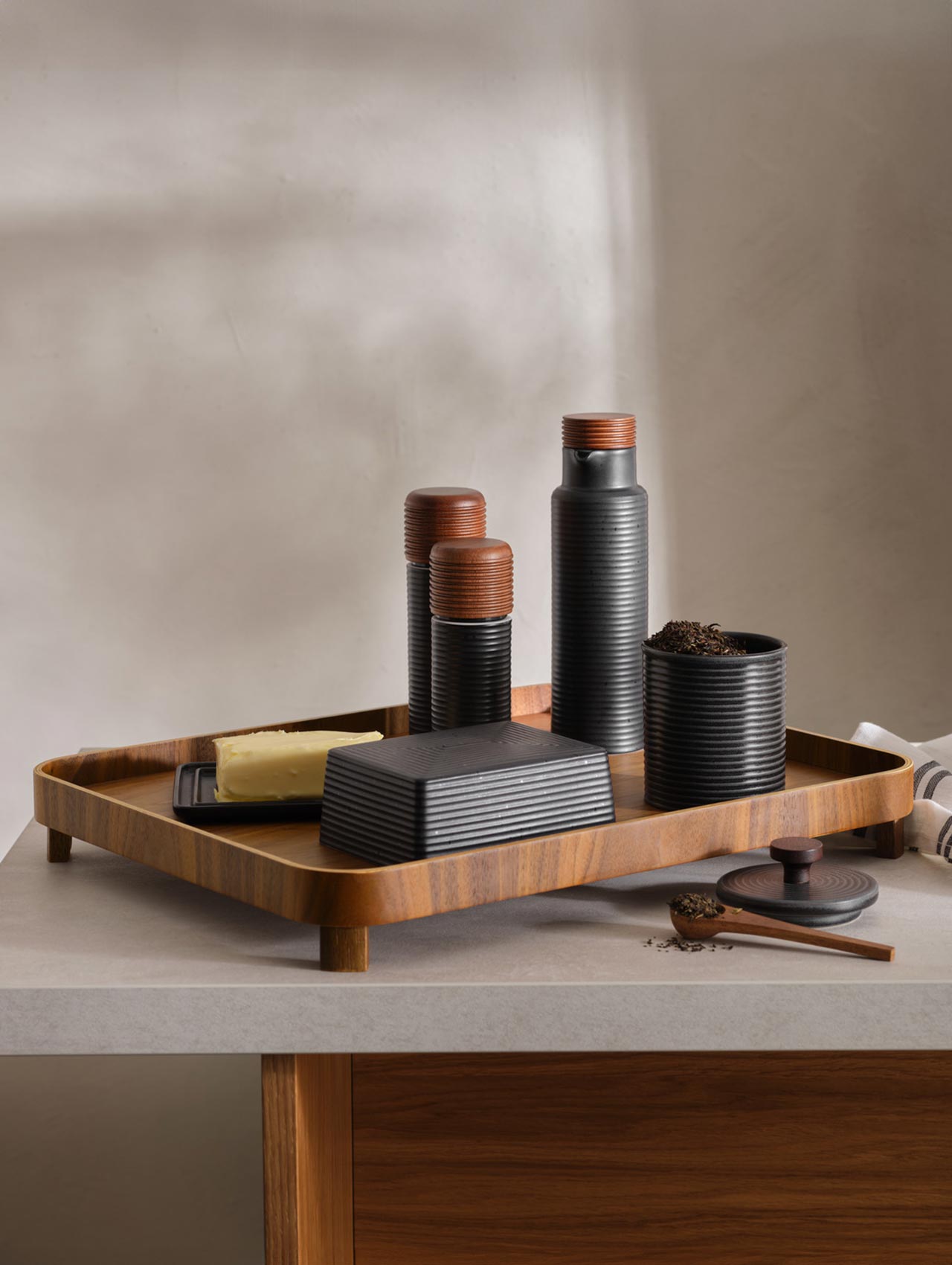 Wood walnut tablett auf fuß 45,5x36cm – ASA Selection
