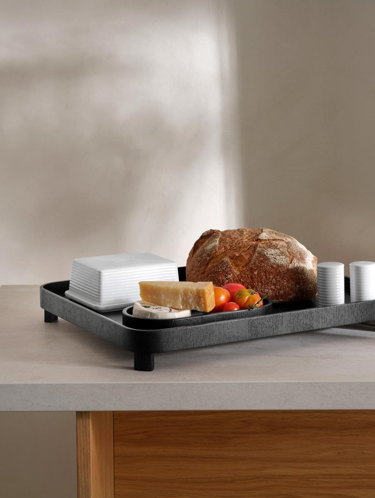 tray on foot, black